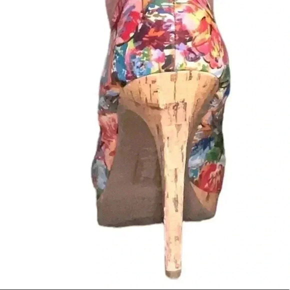 FIONII BEAUTIFUL FLOWER STILETTOS ⬇️PRICE DROP⬇️. - Picture 4 of 4